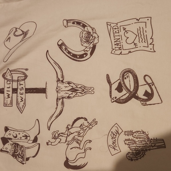 Cream T-Shirt with Bull Design - Picture 5 of 6